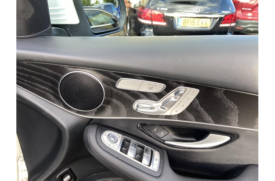 mercedes_glc_220_interior_leather